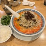 希須林 - 担々麺中辛 ¥1,150 と 追加香菜 ¥200 と 無料ライス