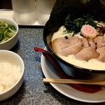 拉麺 へんてこ - 料理写真:墨染泡テコ系ラーメン1200円+ご飯小100円+おネギ
