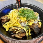 ペッパーランチ - 鉄板の器でジュージューと音をたてて
　　ソースの焦げる香ばしい匂い✨
　　えっ⁉️コレ美味しいやん(っ ॑꒳ ॑c)
