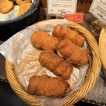 ブーランジェリー カワ - ソーセージドーナツ　陳列