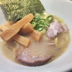 甲斐豚骨ラーメン ぶーちゃん - 料理写真:鶏ガララーメン　塩