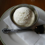 デリーマハール - なっなんとアイスクリームをサービスして頂きました!! ホワホワの絶品(*ﾟﾛﾟ)