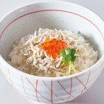 しらすといくらミニ丼セット