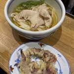 うどん嵐 - 豚肉冷かけうどん　&   イカ下足天
