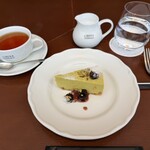 LIBERA TERRACE - スタジオーネランチコースのデザートと紅茶