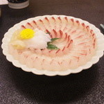 割烹の宿 美鈴 - イサキとヤドカリ・カワハギの刺身