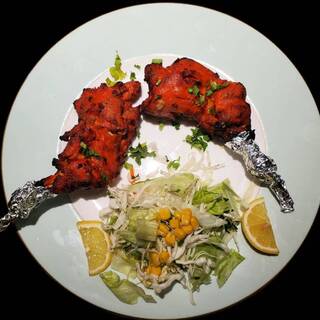 本格インド料理が充実◆土釜で炊き上げるタンドリーチキンが自慢