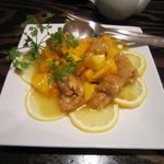 中国料理 堀内 - 揚げ鶏とパパイヤのレモンソースがけ