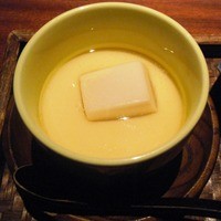 いせもん本店 - 茶碗蒸し。これはお麩？