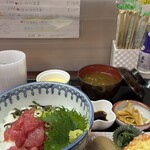居酒屋 新八 - まぐろ中落ち丼  ¥９８０  ご飯大盛り¥１００