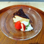 suku - 米粉のバスクチーズケーキ
