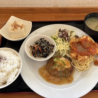 コーヒーと食事 TRAD_0