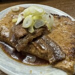 大衆酒場 馬越 - 料理写真:肉豆腐