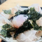 ニュー焼津 - 節丼、温玉+味付け海苔オントップ