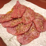 炭火焼肉 ひばち - カルビ１０１５円