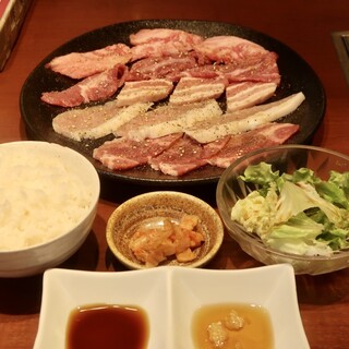 赤坂焼肉 うしや_0
