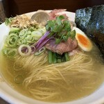 メヂカそば 吟魚 - アップで