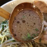 麺の房 味わい亭 - マー油入り豚骨醤油スープ