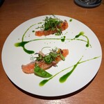 malca - 北海道産サクラマスのカルバッチョ，ハーブのソースとスナップエンドウ