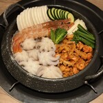 ユッケ 焼肉 生サムギョプサル 手打ち冷麺 ハヌリ - 