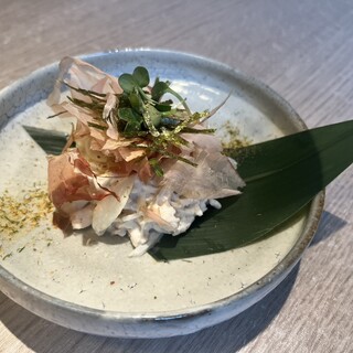 お酒に合わせてお楽しみいただける料理を取り揃えております