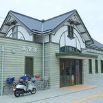 風月堂 - 伊予鉄三津駅「三津浜交流館」内にあります。