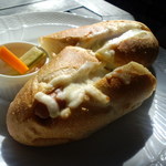 カフェ・ル・プティ・ニ・トロワ - 