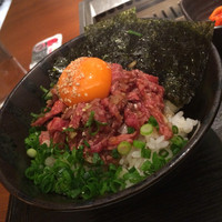 焼肉家 KAZU 神楽坂 - ローストビーフ丼