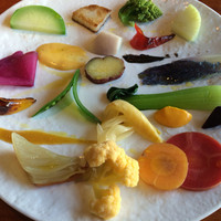 Restaurant Re: - アーティスティックな野菜プレート
