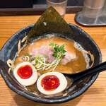 麺屋 蝉 - 料理写真:煮玉子煮干ラーメン