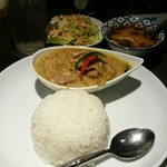 Sukhumvit Soi 39 - 鶏肉とナスのグリーンカレー