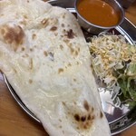 インド料理KABAB - 料理写真:ナンセットポークカレー。ナンがデカい！