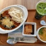 ナナズグリーンティー - 料理写真:ランチセット ほうれん草チーズカレー1610円