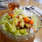 紅茶屋さん - サラダ：野菜とフルーツのサラダ