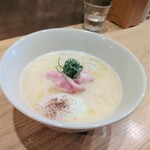 らーめんMAIKAGURA - 白ﾄﾘｭﾌｵｲﾙ香る鶏白湯麺∶1380円