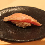 三谷 - 鮪 大トロ　には、Meursault 1er Cru 2011 Sous le Dos D'ane　(2015/01)