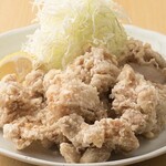 創作居酒屋いざなみ - ボリューム満点の唐揚げ（塩味）