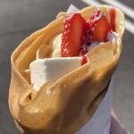 CREPE BON & ICE CREAM - いちごのレアチーズ。