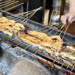 炭焼きうなぎ・かしわ 登河 - 備長炭で丁寧に焼く鰻