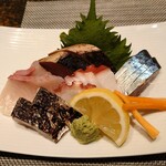 播州地酒 ひの - 刺し盛り5種(かんぱち、鰆、かつお、たこ、しめ鯖)※写真は2人前