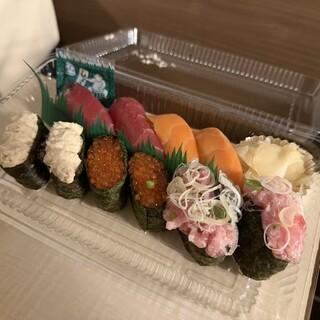 お魚天国 新鮮回転寿司_0