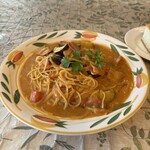 香草イタリア料理あらじん - あらじんランチは、パスタとドリンクのセットで、1,320円。パスタは、ベーコンとナスのカレー風味を選択。