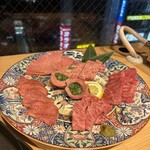 YAKINIKUEN 忍鬨 大阪梅田店 - 
