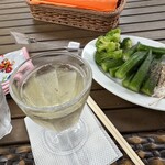 クッチーナ デル カンポ - サラダバーで泡をがぶがぶ