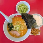 ラーメン山岡家 - 料理写真:特製味噌＋半ライス＋クーポンのネギ＋メンマ