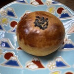 一六本舗 - 料理写真:子規食ム餡パン饅頭