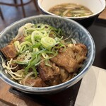 牛すじホルモン 二刀流武蔵 - 牛すじ丼