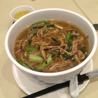 礼華 - 普通に美味い！特に麺の歯ごたえが良い。いい意味で固ゆでのそうめんのようなブキブキとしたかみごたえ。最高！