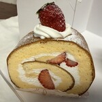 パティスリー ルミナス - 「ロールケーキ」370円税込み♫