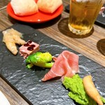 grigio la tavola - 